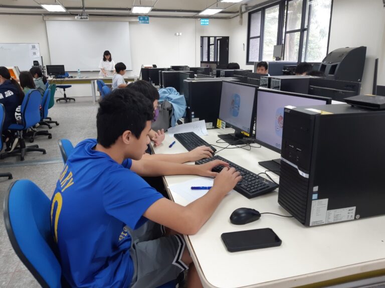 LINE_ALBUM_1121021_231218_48