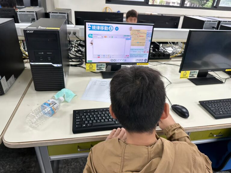 LINE_ALBUM_1121028_231218_16