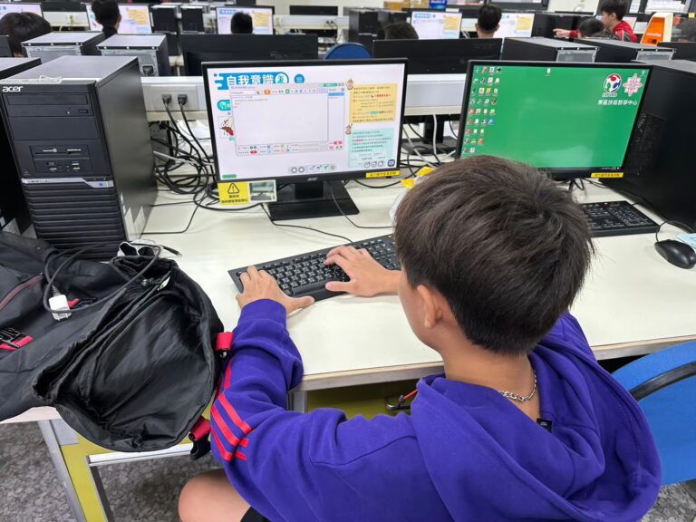 LINE_ALBUM_1121028_231218_22