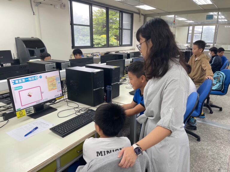 LINE_ALBUM_1121028_231218_35