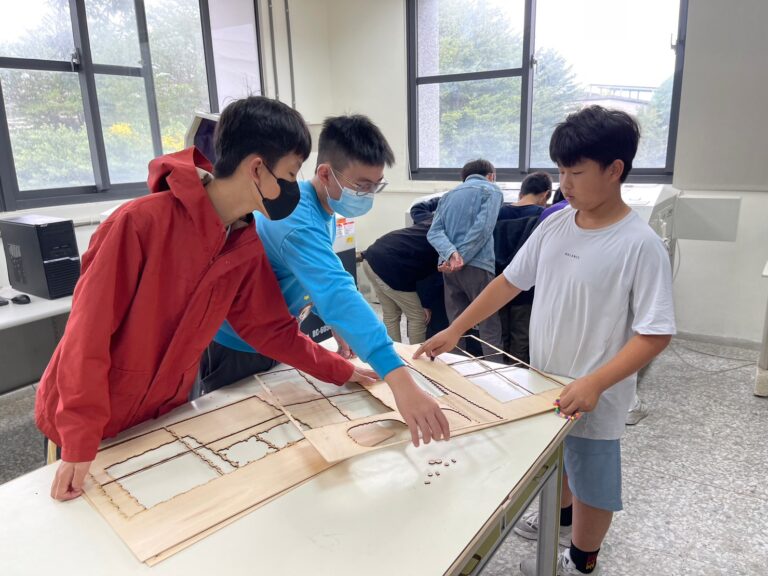 LINE_ALBUM_1202科技競賽培訓_231218_4